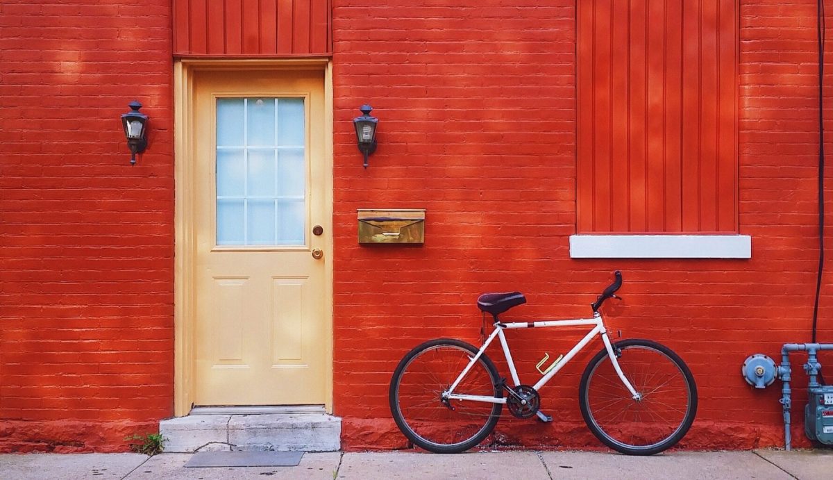Amoureux du Classique ? La porte sublime votre bureau !