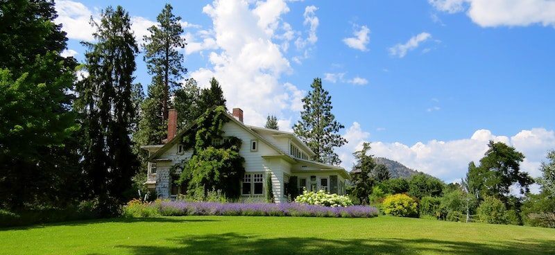 Maison avec grand jardin