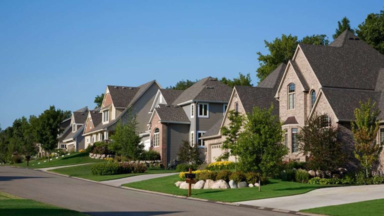Inquiétant : Ces Investisseurs Détiennent Encore 47% du Marché Immobilier Américain ! Comment Protéger Votre Avenir ?